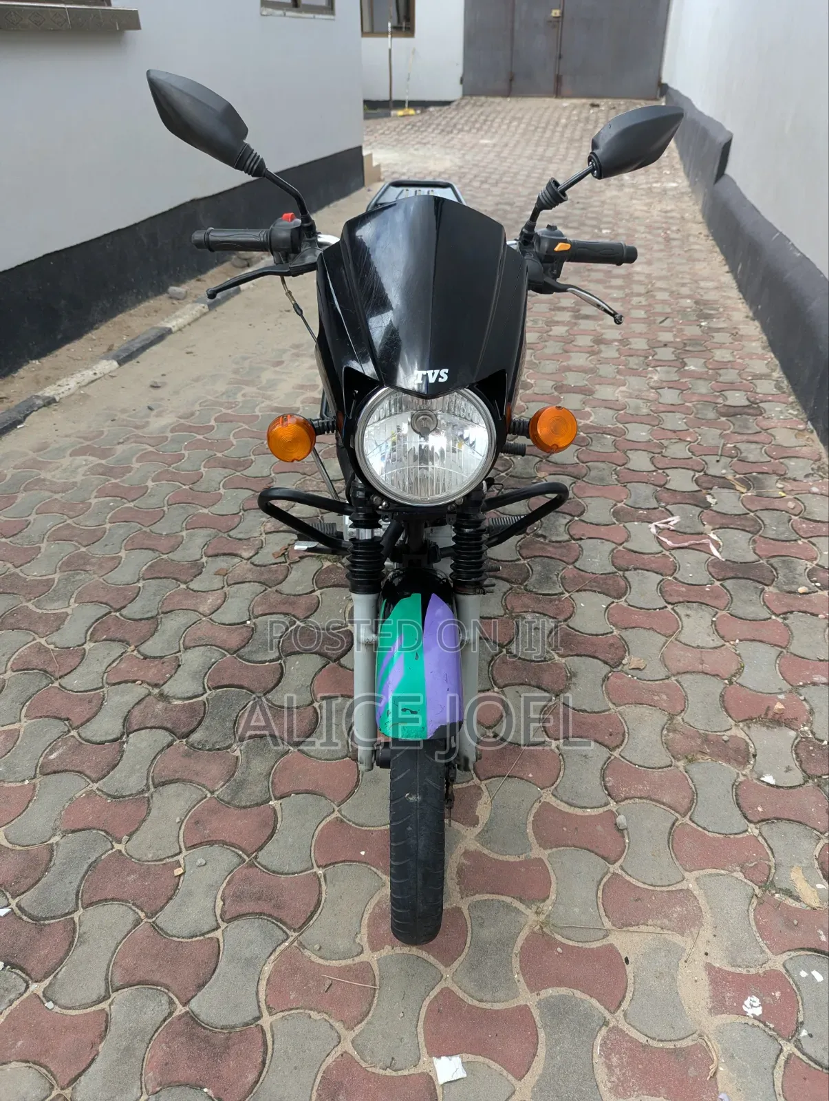 TVS HLX 125 2025 Black