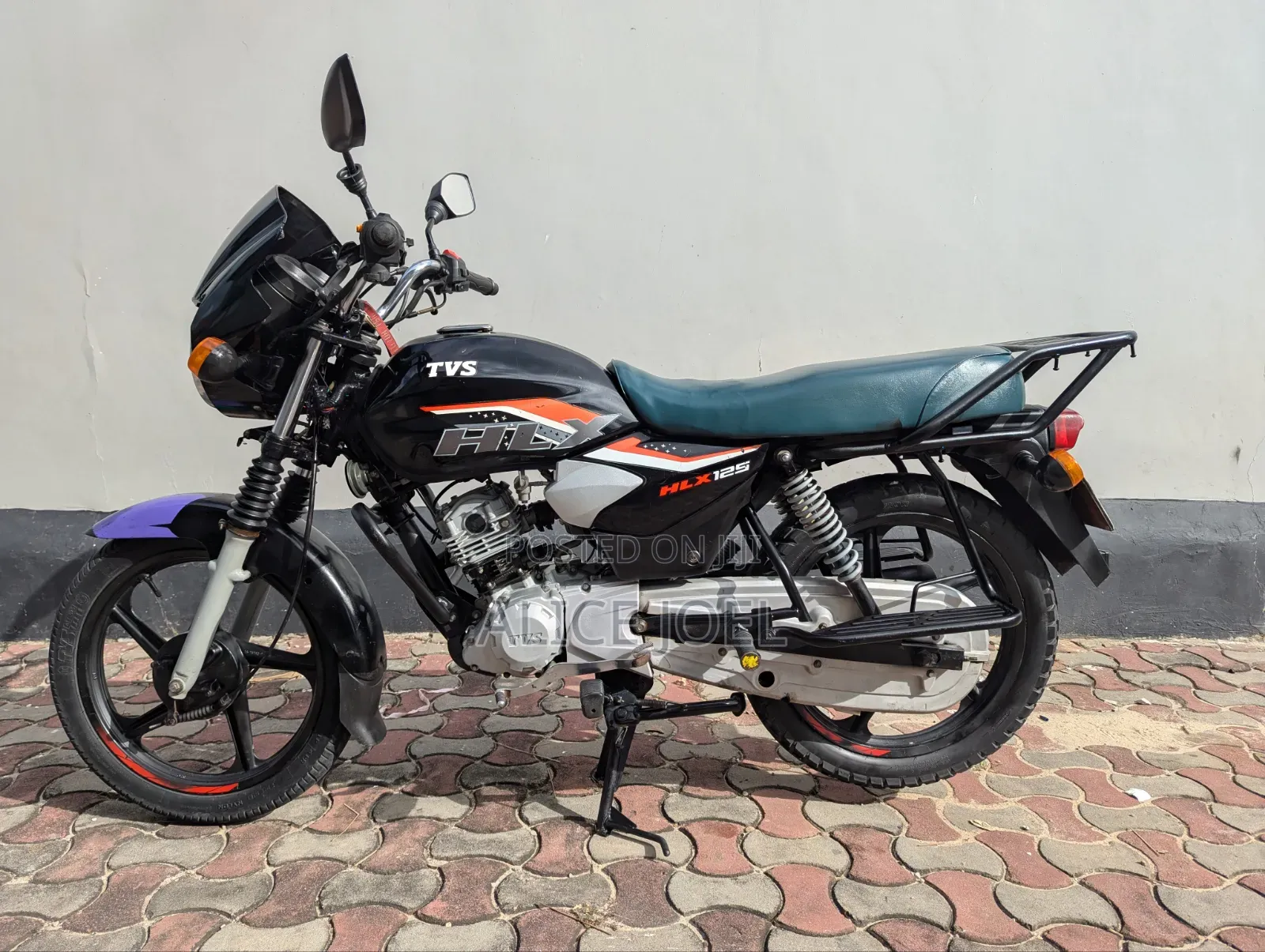 TVS HLX 125 2025 Black