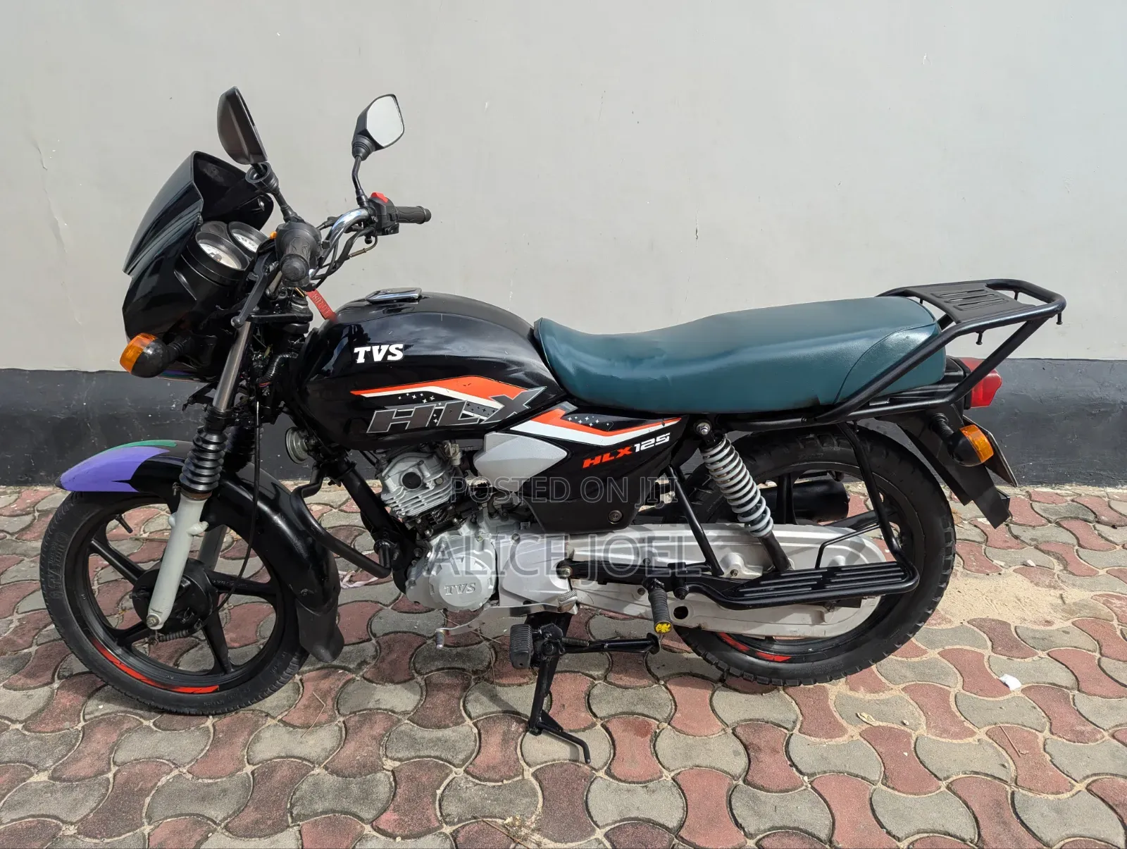TVS HLX 125 2025 Black