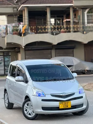 Toyota Ractis 1.3 FWD 2008 Silver