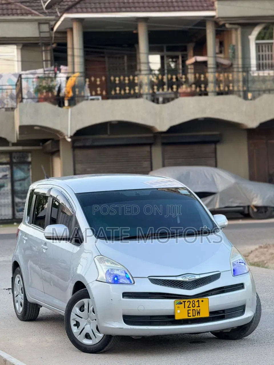 Toyota Ractis 1.3 FWD 2008 Silver