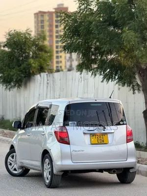 Toyota Ractis 1.3 FWD 2008 Silver