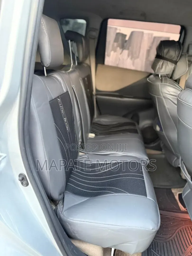 Toyota Ractis 1.3 FWD 2008 Silver