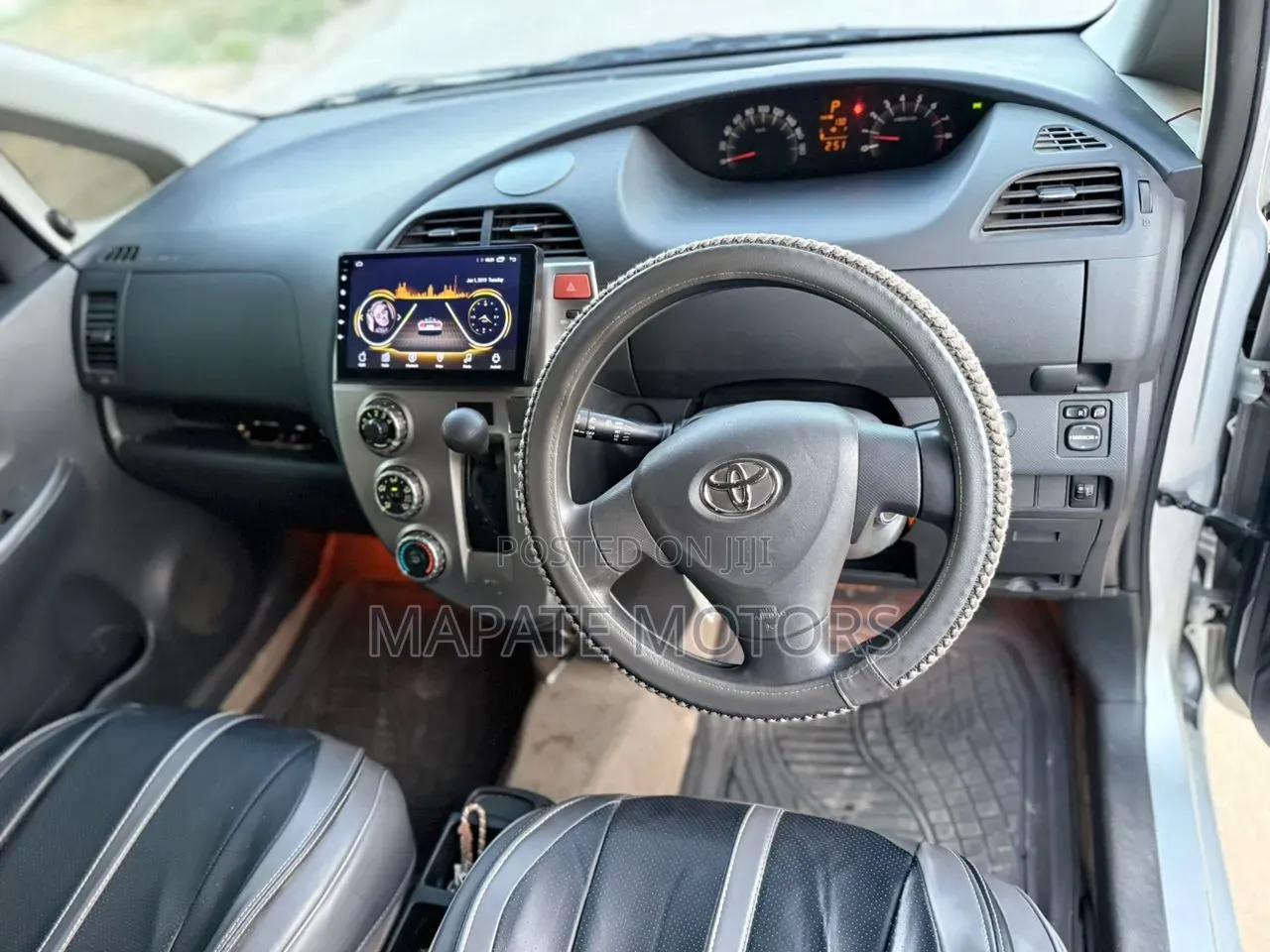 Toyota Ractis 1.3 FWD 2008 Silver