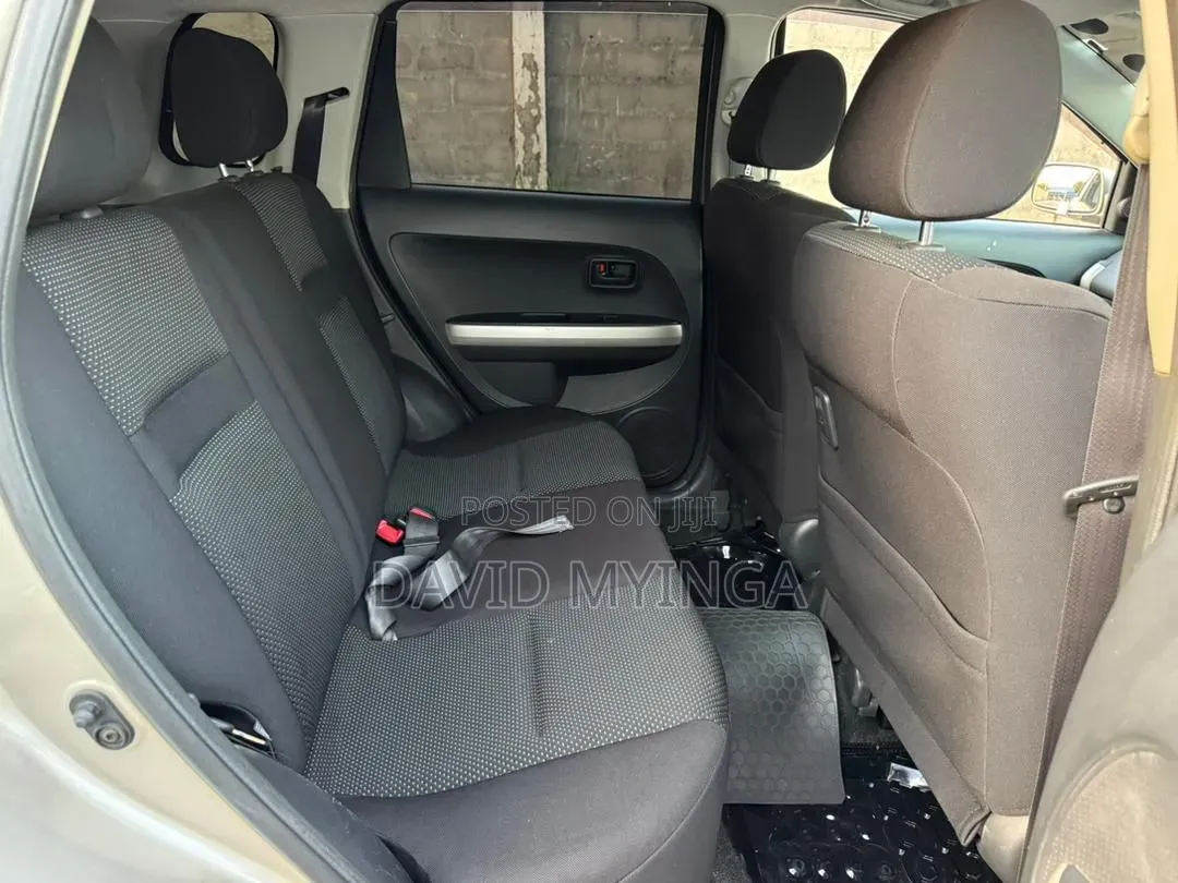 Toyota IST 2004 Gold