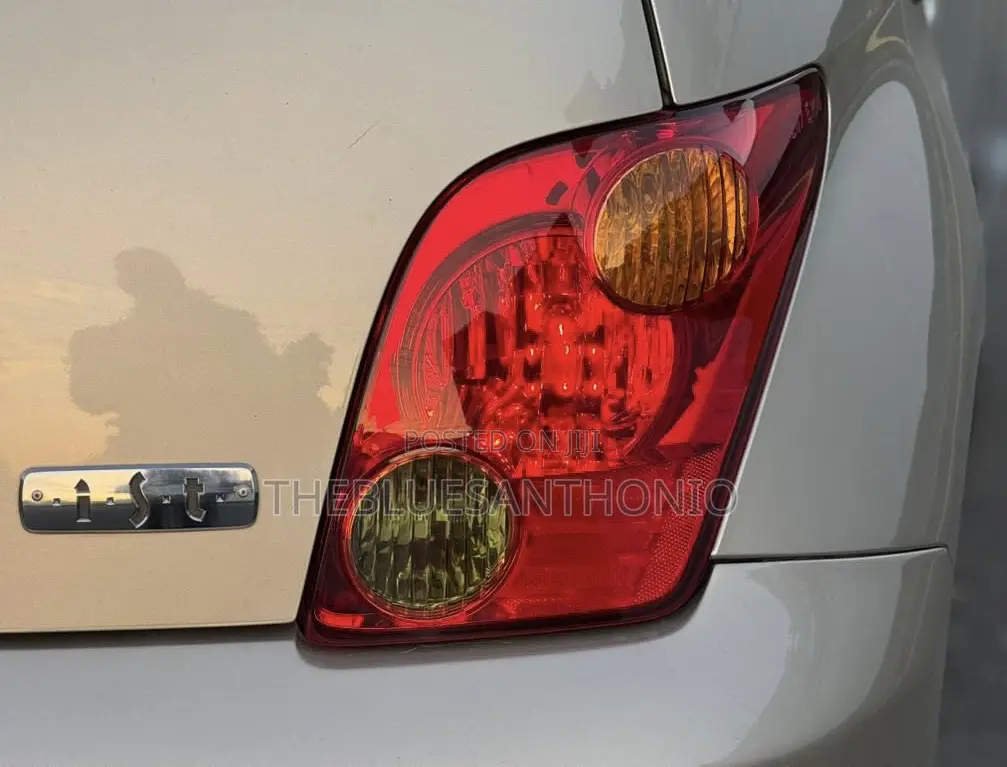 Toyota IST 2004 Silver