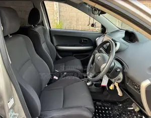 Toyota IST 2004 Silver