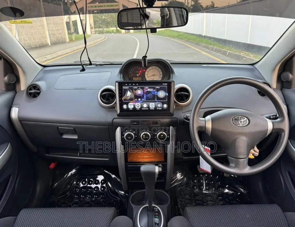 Toyota IST 2004 Silver