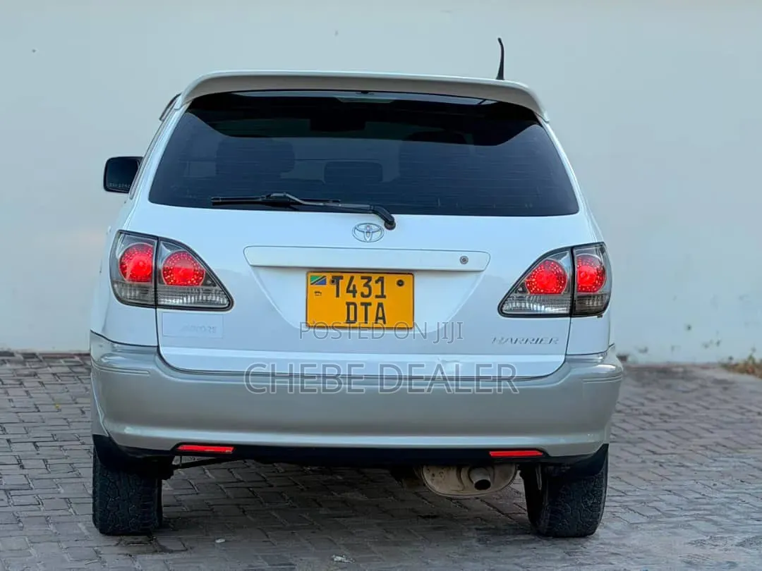 Toyota Harrier 2003 White