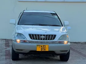 Toyota Harrier 2003 White