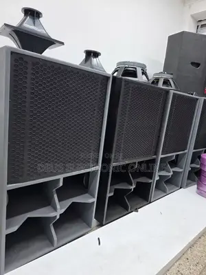 Single Speaker Bass JBL SRX 700