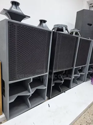 Single Speaker Bass JBL SRX 700