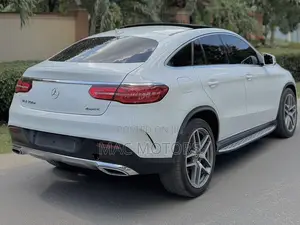 Mercedes-Benz GLE-Class GLE 350d 4MATIC 2017 White