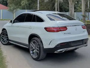 Mercedes-Benz GLE-Class GLE 350d 4MATIC 2017 White