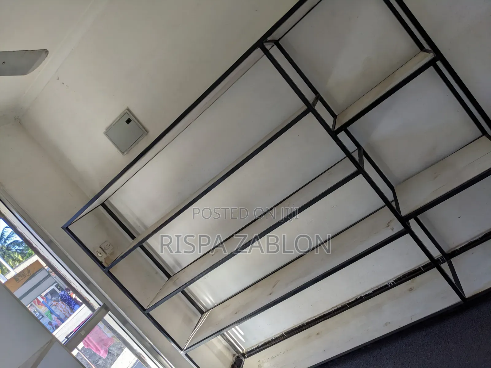 Shelf La Dukani