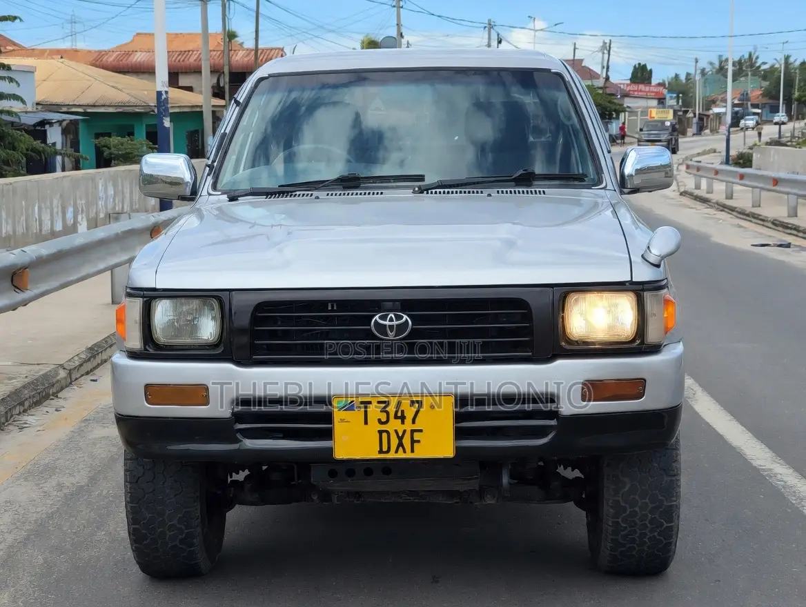 Toyota Hilux 1998 Silver