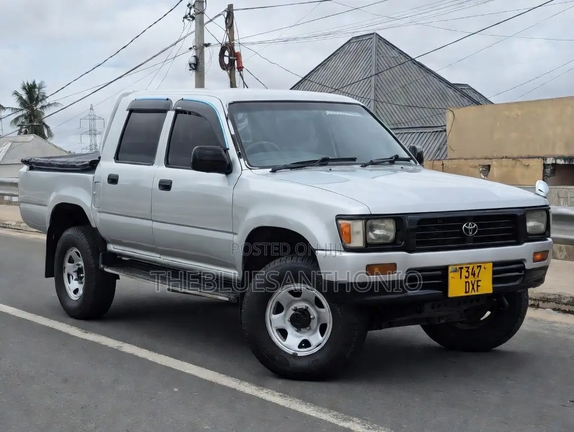 Toyota Hilux 1998 Silver