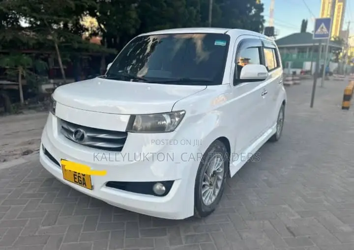 Toyota bB 2009 White