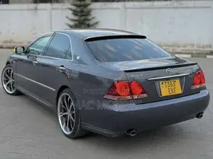 Toyota Crown 2006 Gray