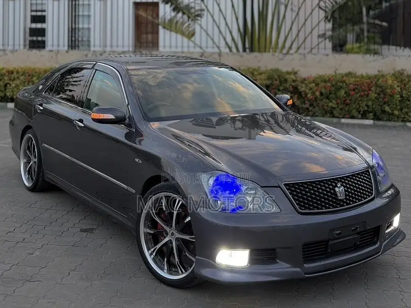 Toyota Crown 2006 Gray