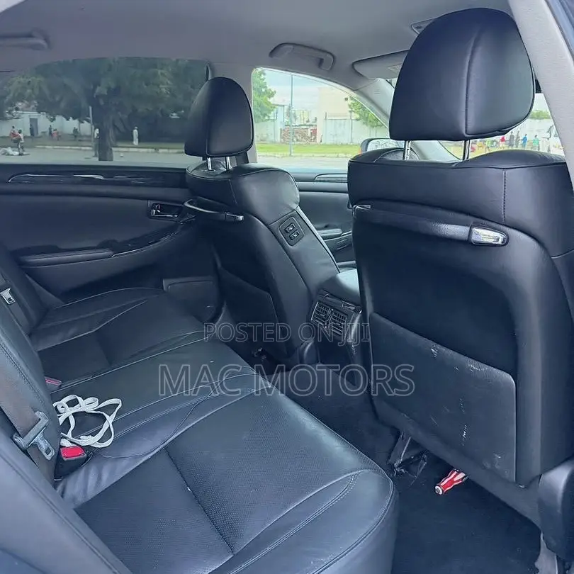 Toyota Crown 2006 Gray