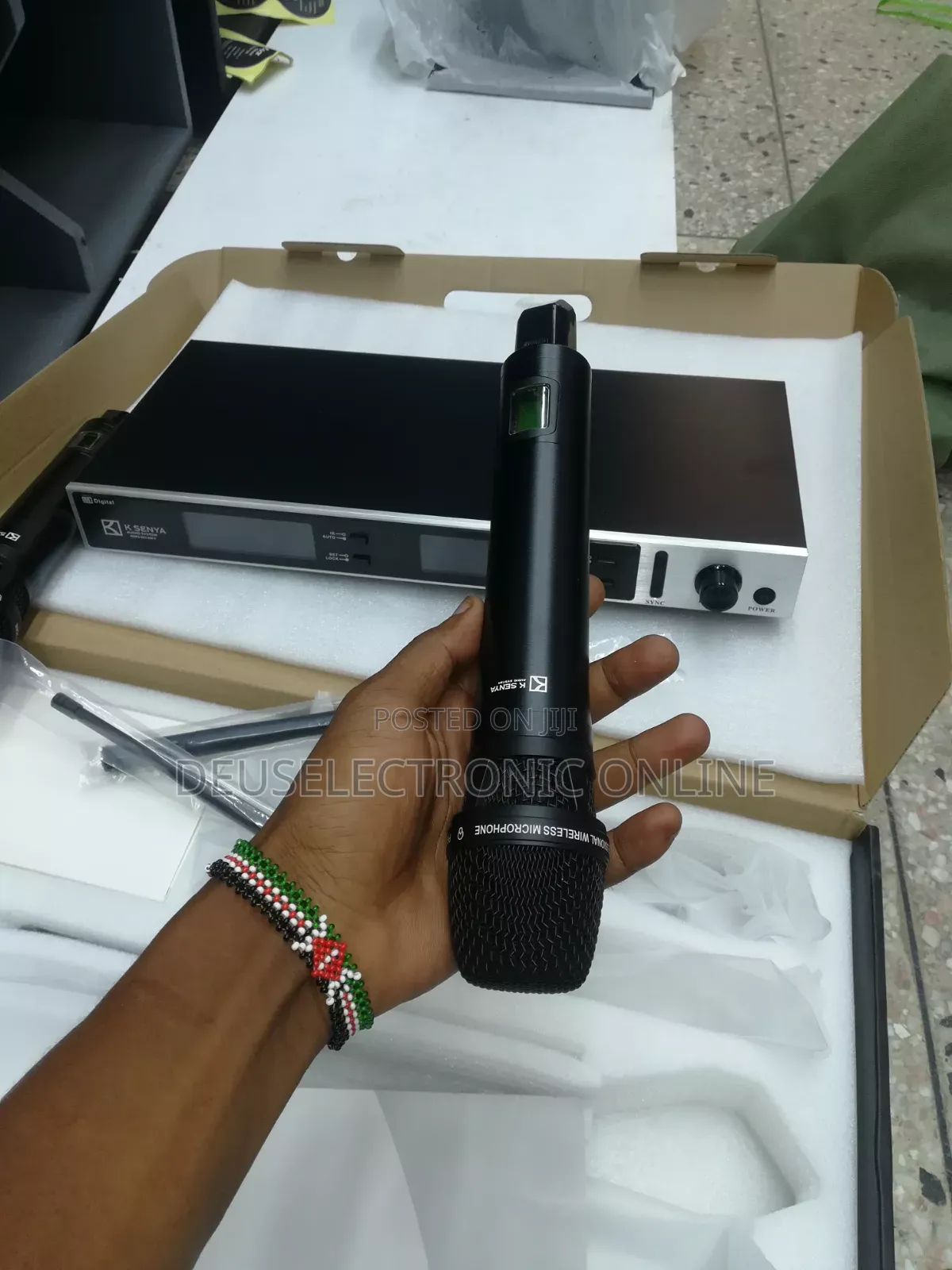 Professional Wireless Microphones 120m