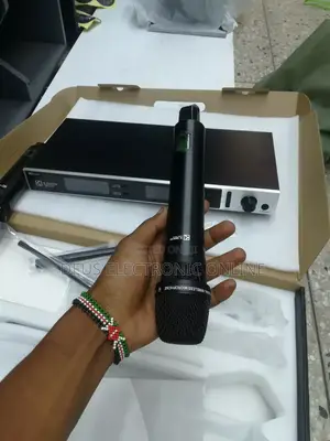 Professional Wireless Microphones 120m