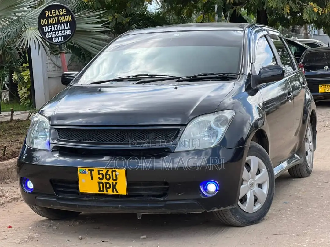 Toyota IST 2003 Black