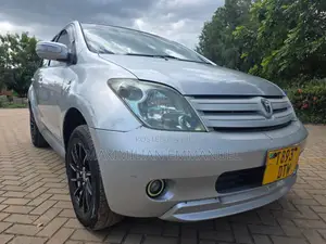 Toyota IST 2005 Silver