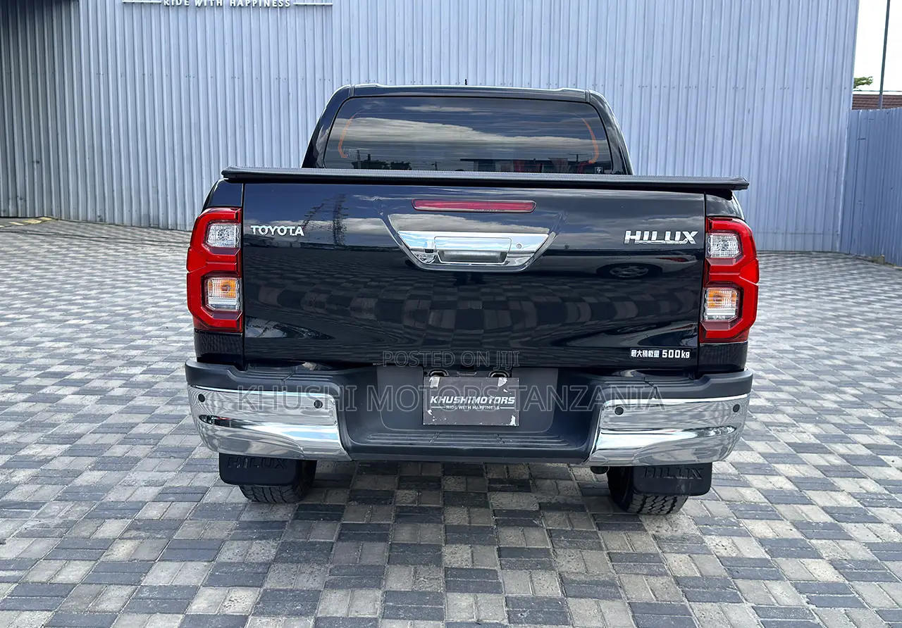 Toyota Hilux 2022 Black