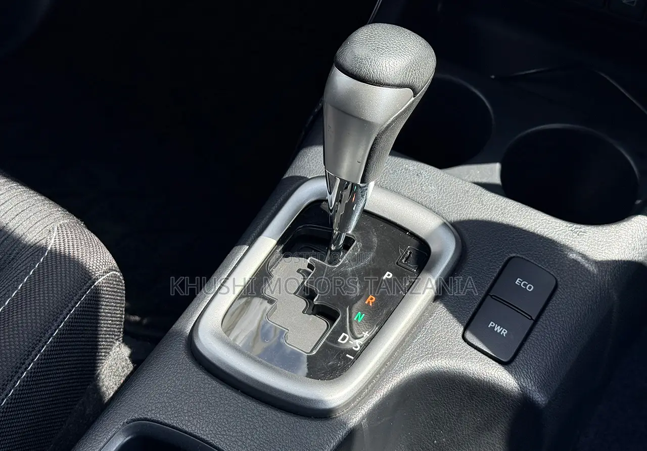 Toyota Hilux 2022 Black