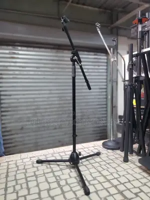 *Stand Microphone* *Heavy*