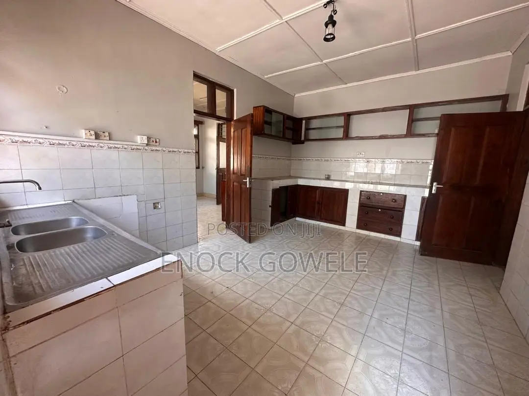 4bdrm House in Cape Town, Msasani for rent