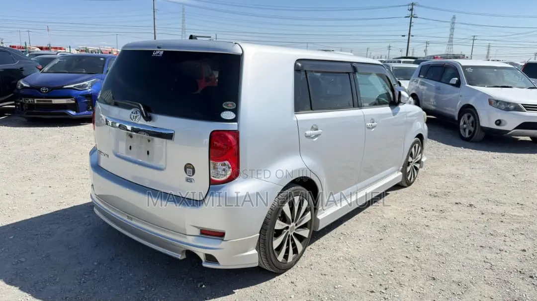 Toyota Rumion 2021 Silver