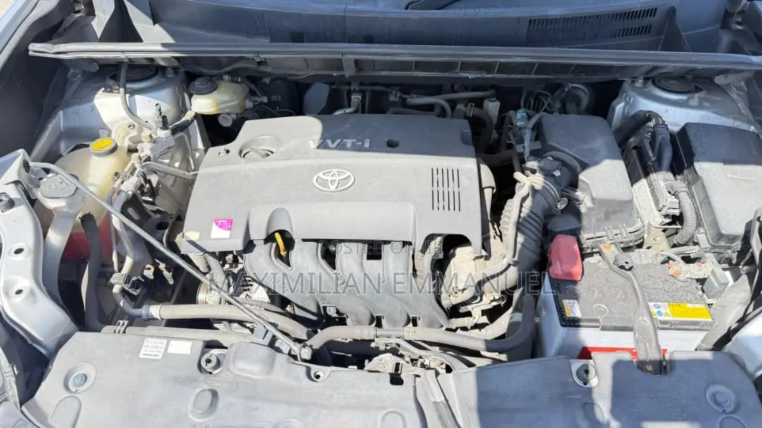 Toyota Rumion 2021 Silver