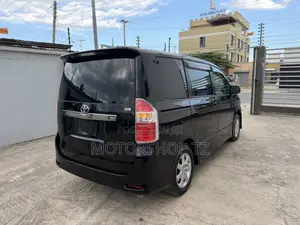 Toyota Noah 2.0 143hp FWD (7 Seater) 2008 Black
