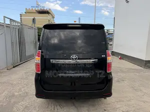 Toyota Noah 2.0 143hp FWD (7 Seater) 2008 Black