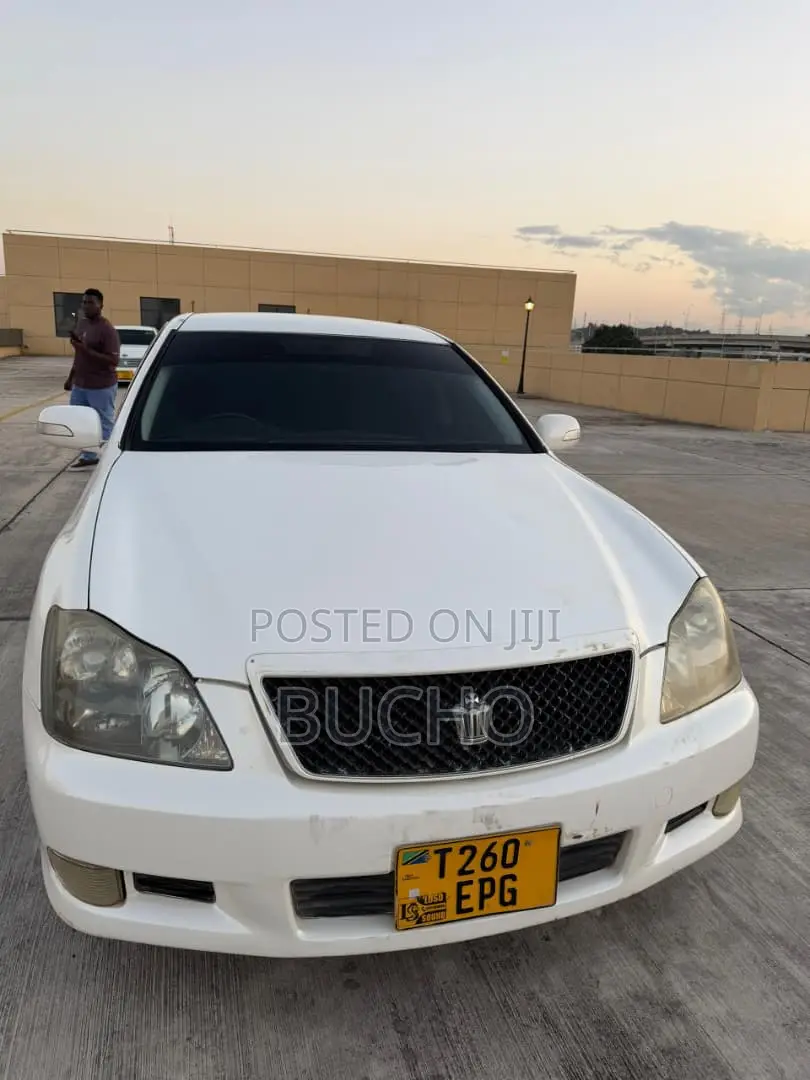 Toyota Crown 2007 White