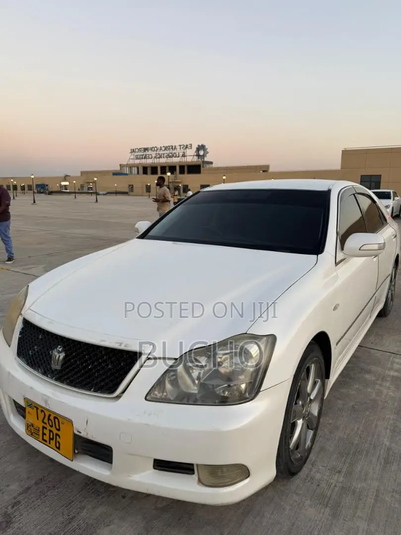 Toyota Crown 2007 White