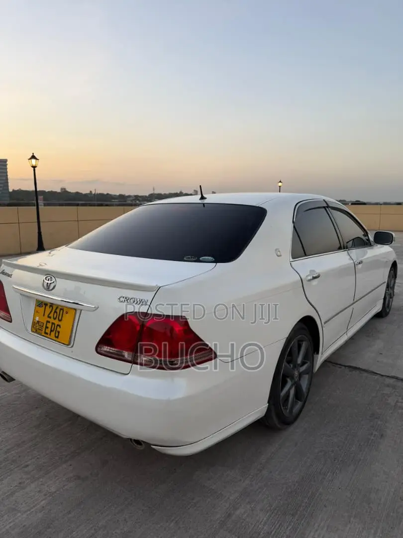 Toyota Crown 2007 White