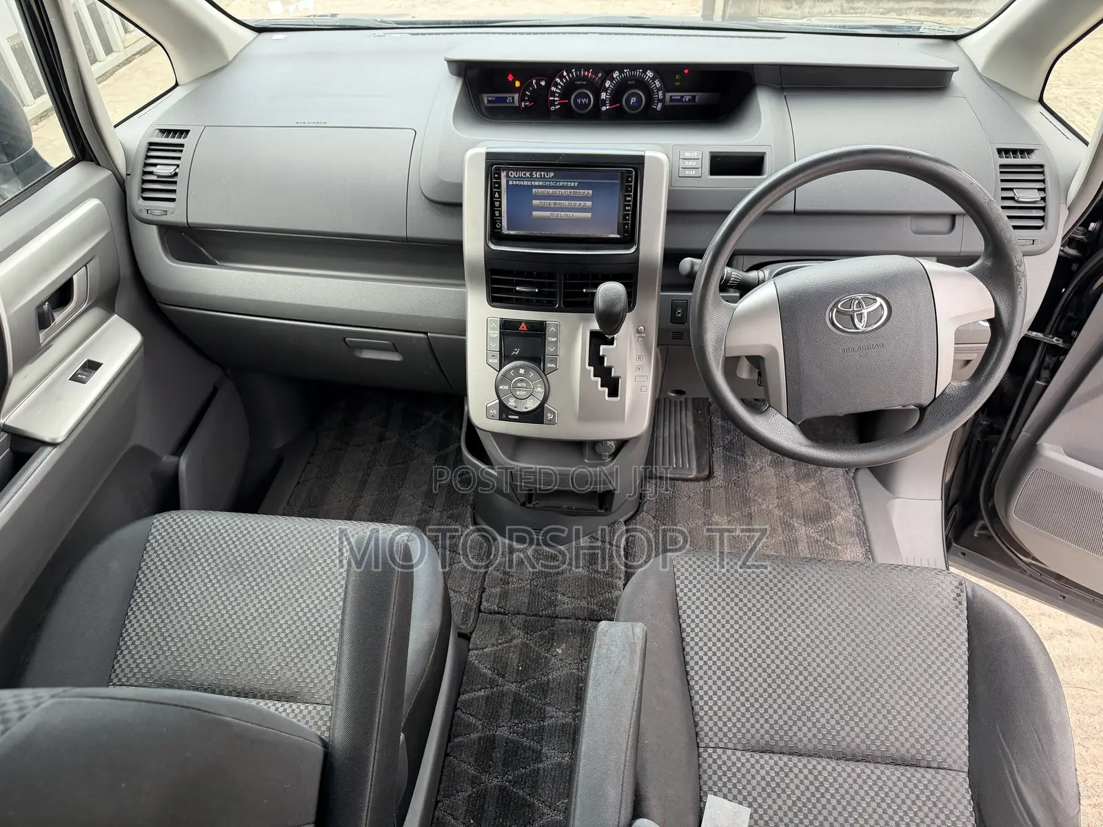 Toyota Noah 2.0 143hp FWD (7 Seater) 2008 Black