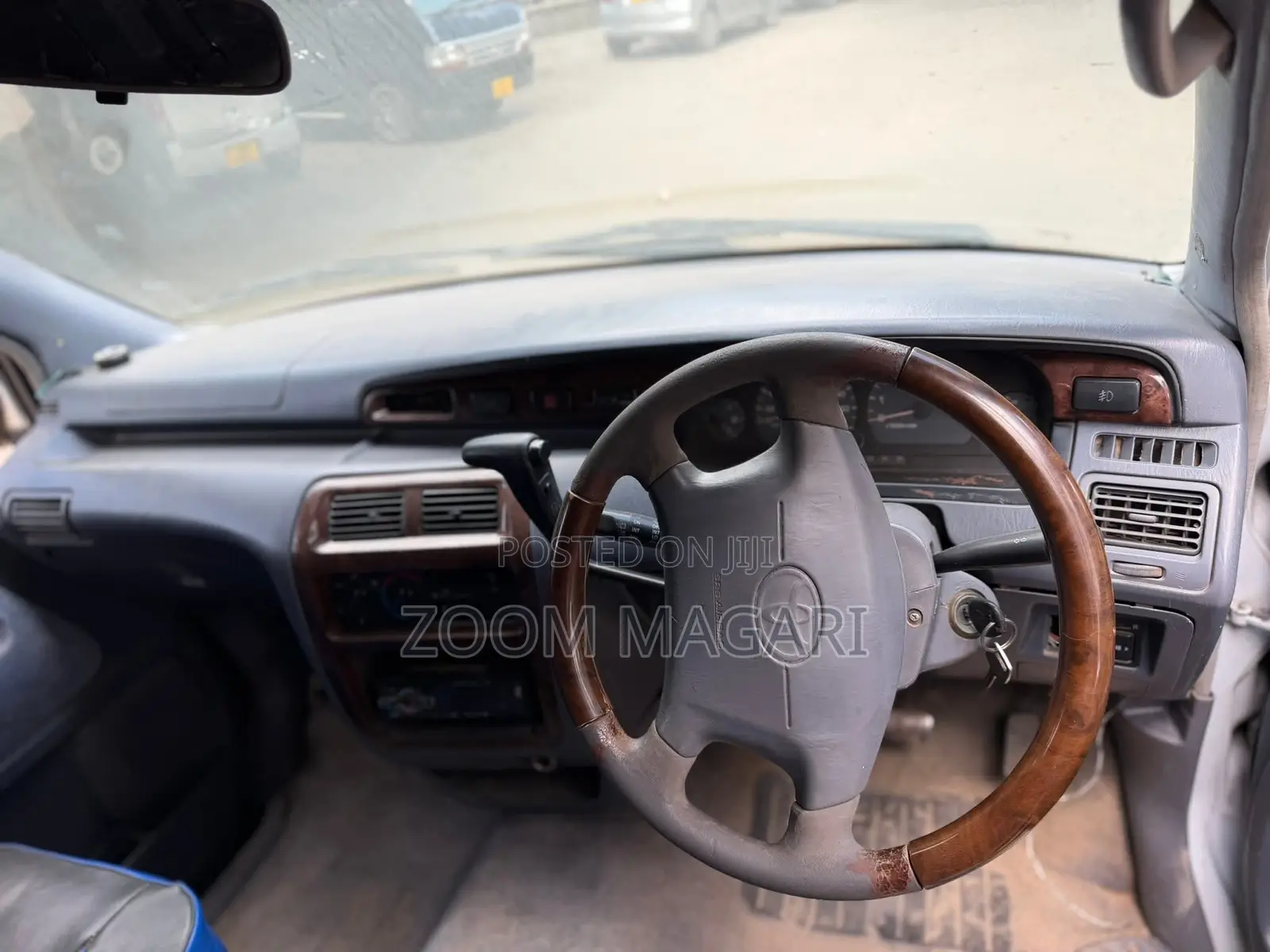 Toyota Noah 2003 White