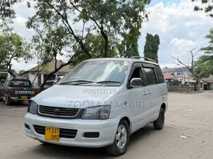 Toyota Noah 2003 White