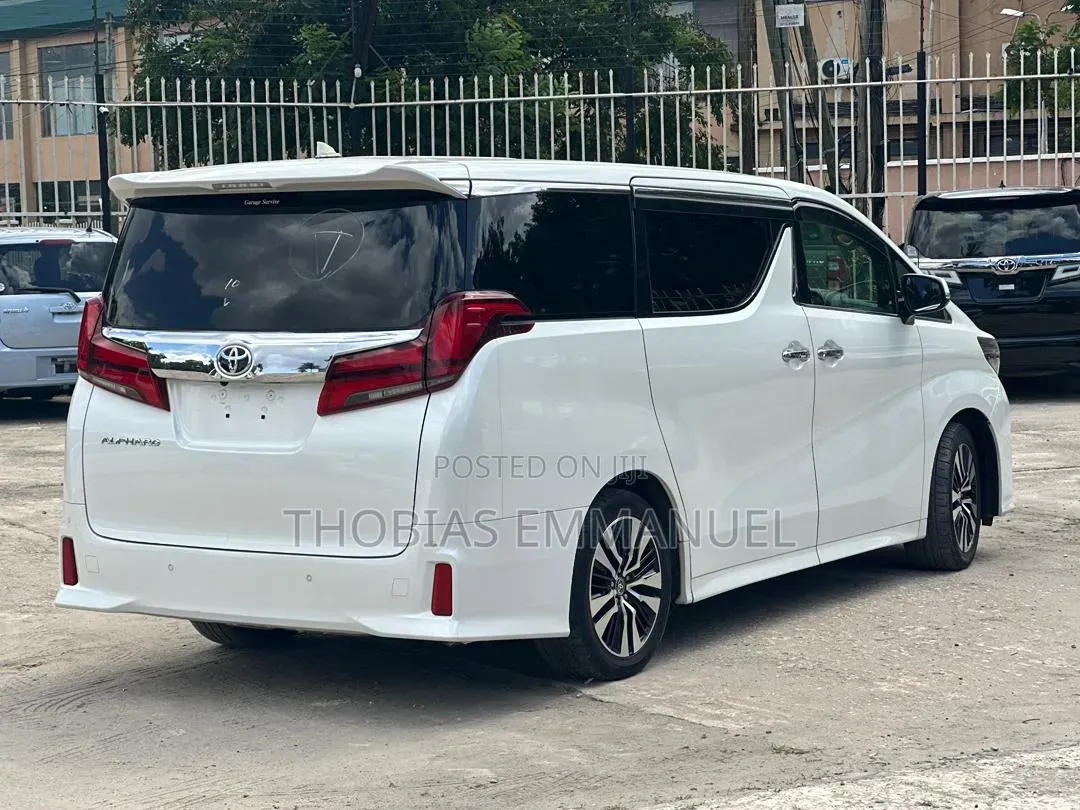 Toyota Alphard 2019 White