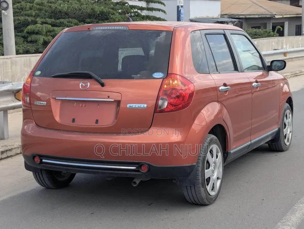 Mazda Verisa 2009 Red