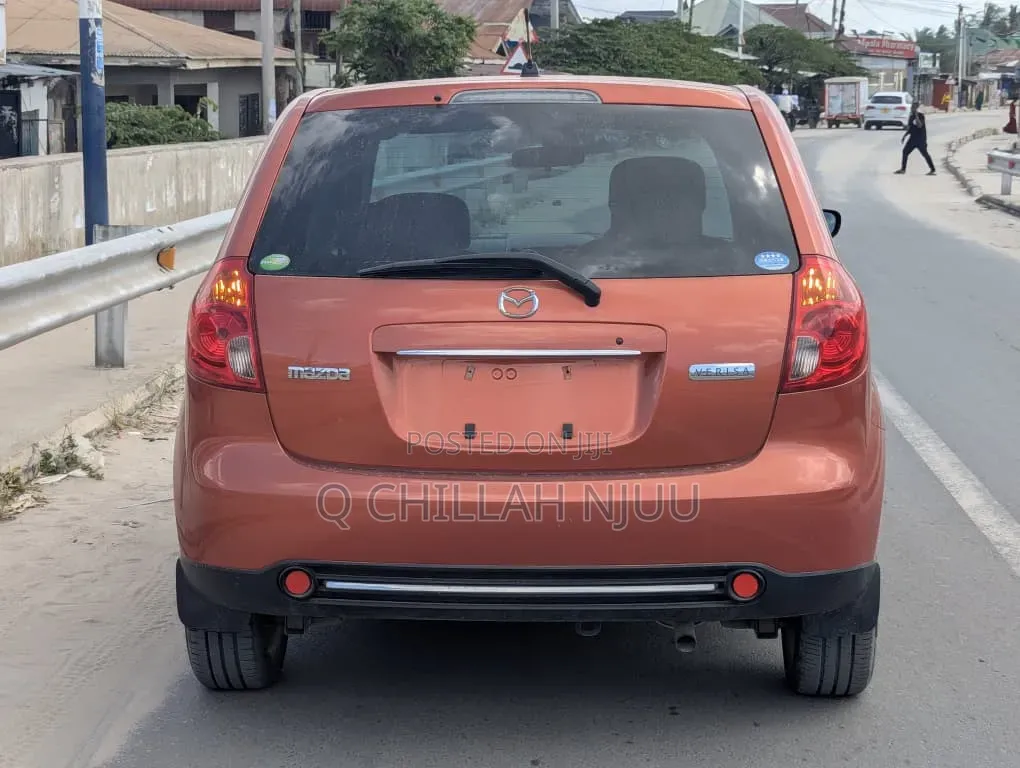Mazda Verisa 2009 Red