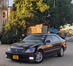Toyota Crown 2012 Black