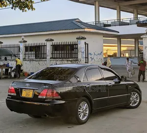 Toyota Crown 2012 Black
