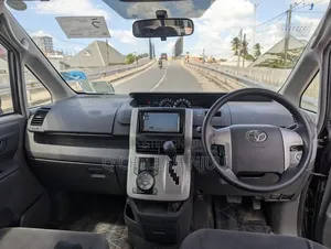 Toyota Noah 2008 Gray