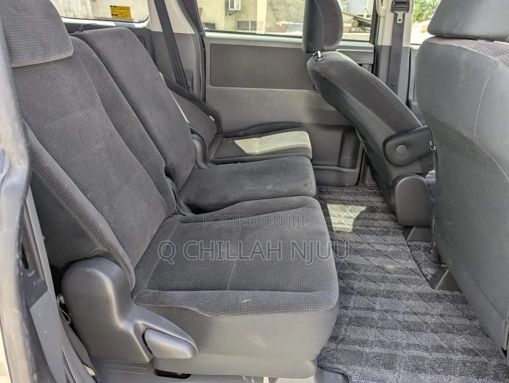 Toyota Noah 2008 Gray